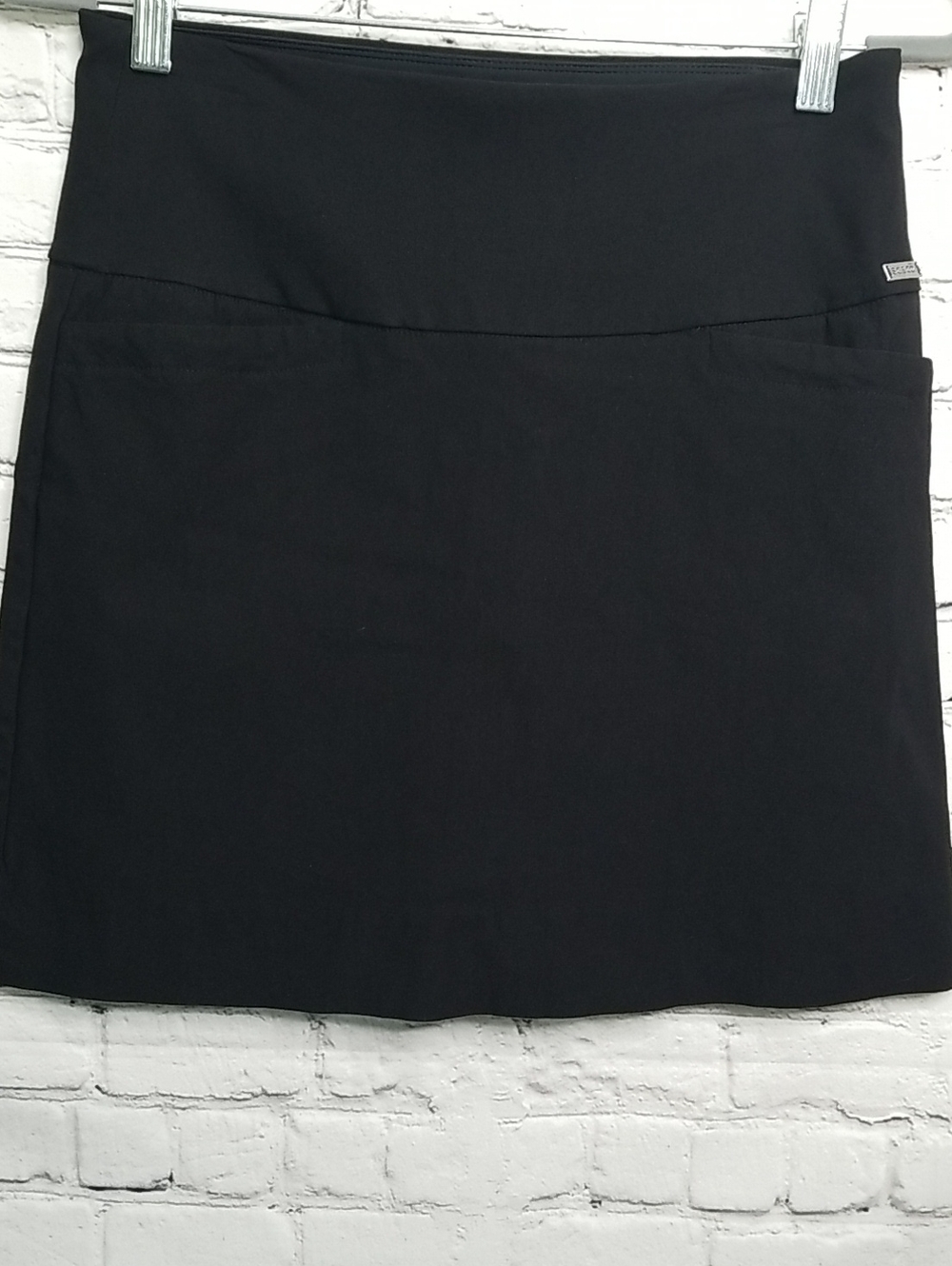 S.C.& CO. womens SKORT size Small two front pockets black EUC